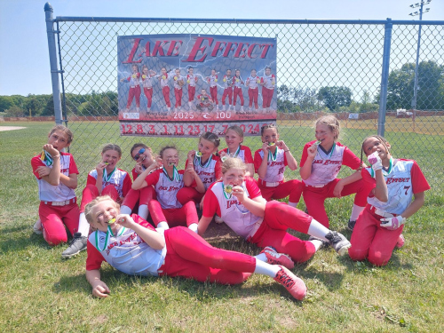 Image 18 from 10U - Black slideshow